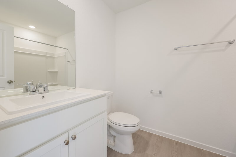 1,655/Mo, 1535 Sunset Ridge Dr Conroe, TX 77303 Main Bathroom View 2