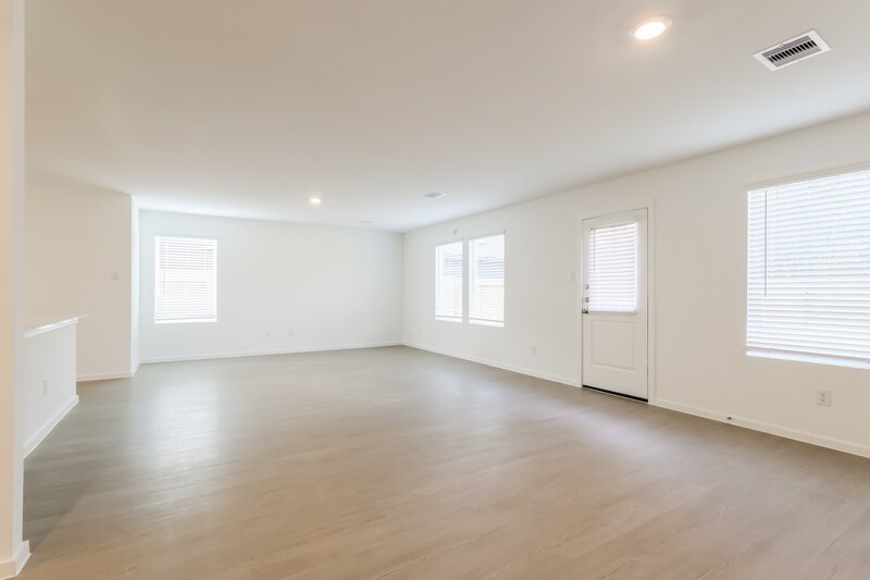 1,790/Mo, 1539 Sunset Ridge Dr Conroe, TX 77303 Living Room View 2