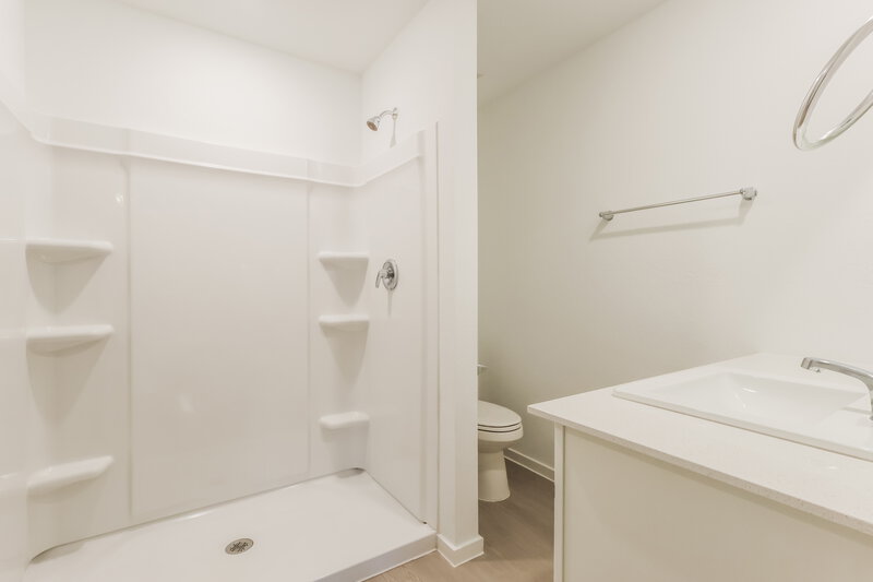 1,790/Mo, 1539 Sunset Ridge Dr Conroe, TX 77303 Main Bathroom View