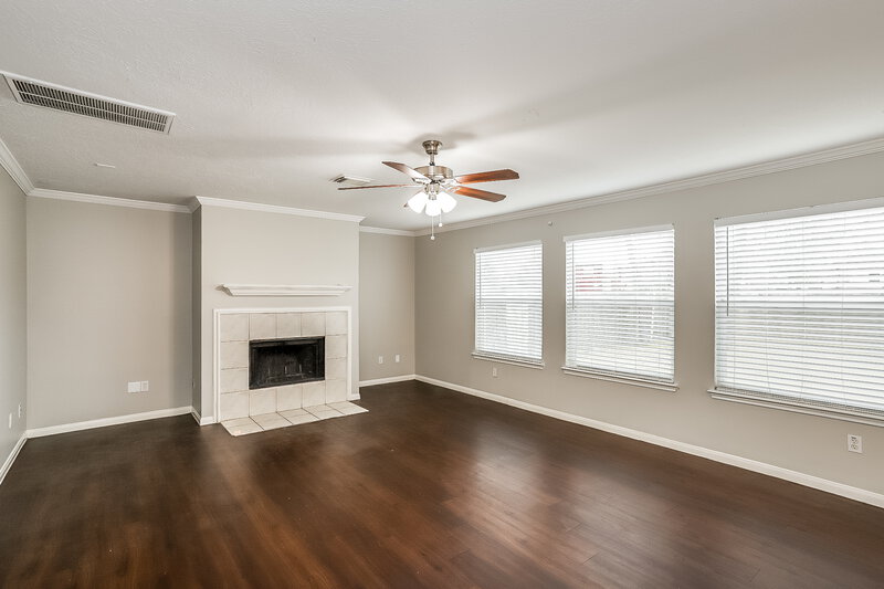 2,315/Mo, 16314 Sylvan Dale Dr Humble, TX 77346 Living Room View 2