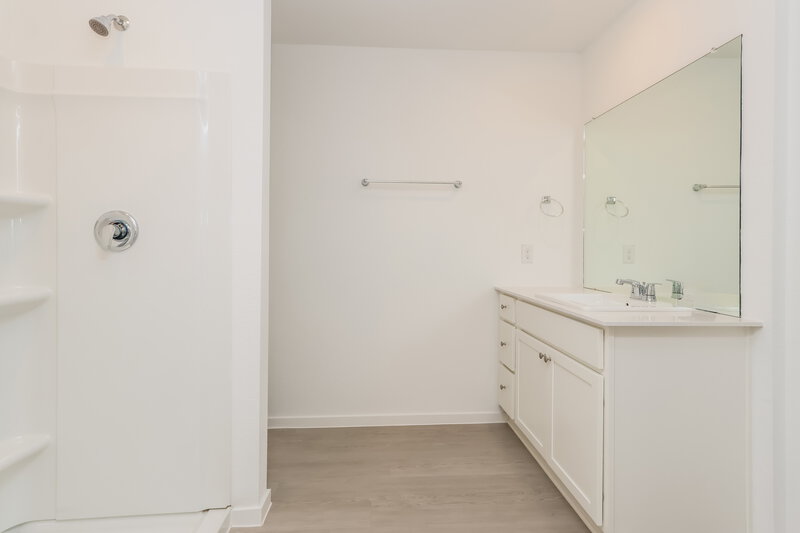 1,570/Mo, 1536 Sunset Ridge Dr Conroe, TX 77303 Main Bathroom View 2