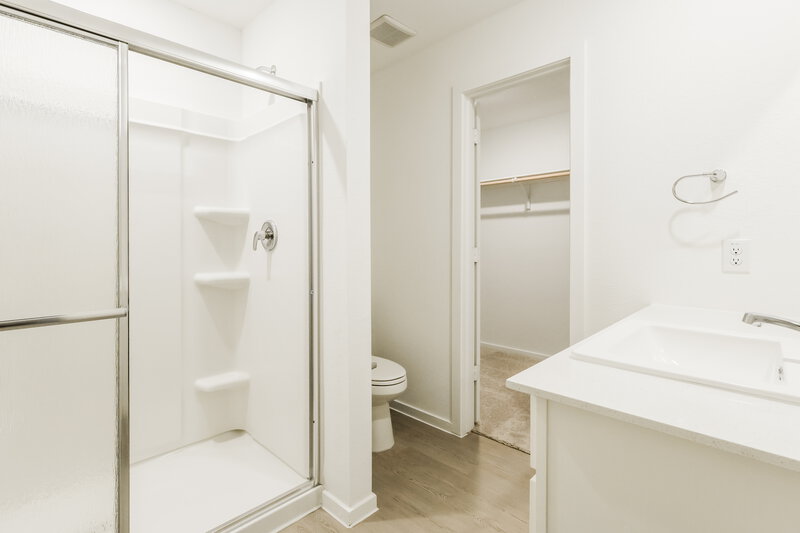1,865/Mo, 15242 Abella Dr Montgomery, TX 77316 Main Bathroom View