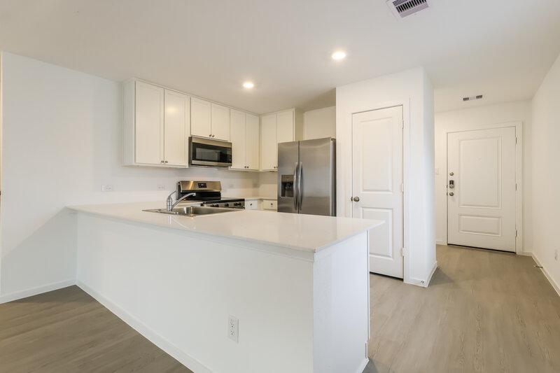 1,985/Mo, 605 Craven St Montgomery, TX 77316 Kitchen View 2