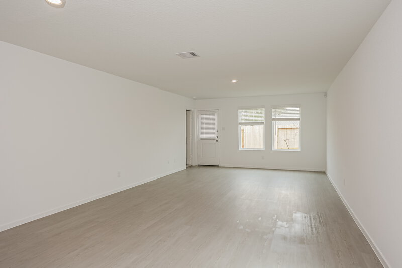 1,815/Mo, 621 Craven St Montgomery, TX 77316 Living Room View 2