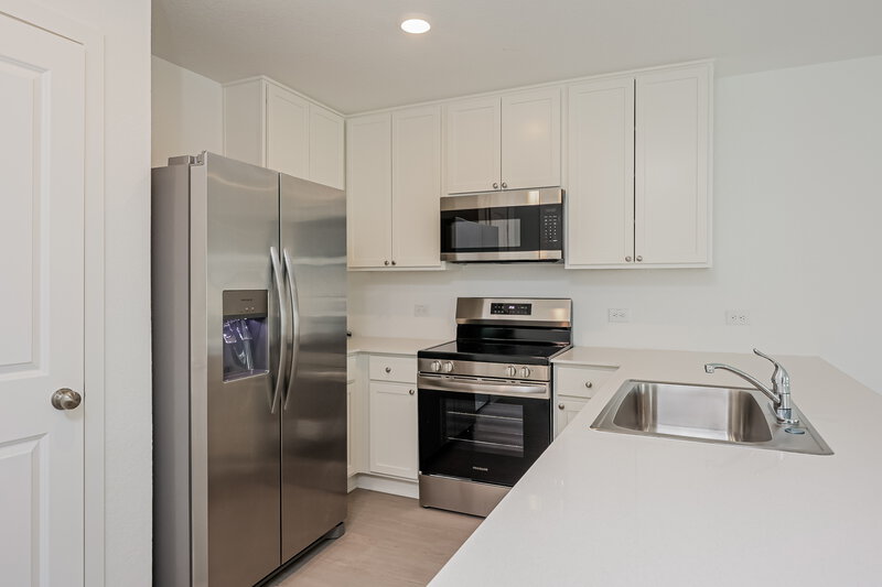 1,815/Mo, 621 Craven St Montgomery, TX 77316 Kitchen View