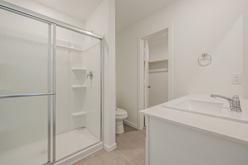 1,815/Mo, 621 Craven St Montgomery, TX 77316 Main Bathroom View