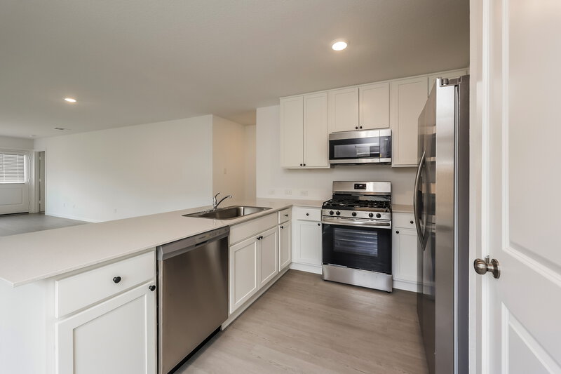 1,600/Mo, 1544 Sunset Ridge Dr Conroe, TX 77303 Kitchen View