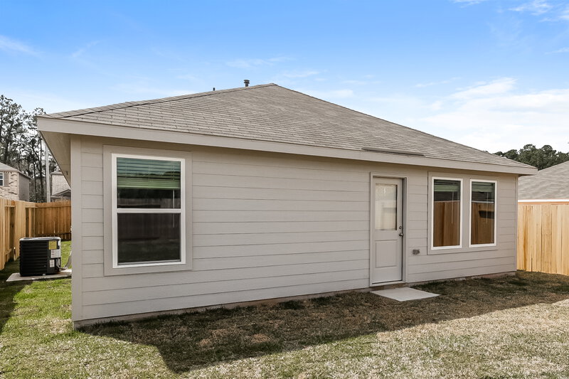 1,600/Mo, 1544 Sunset Ridge Dr Conroe, TX 77303 Rear View