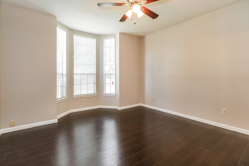 1,960/Mo, 6637 Queensclub Dr Houston, TX 77069 Main Bedroom View