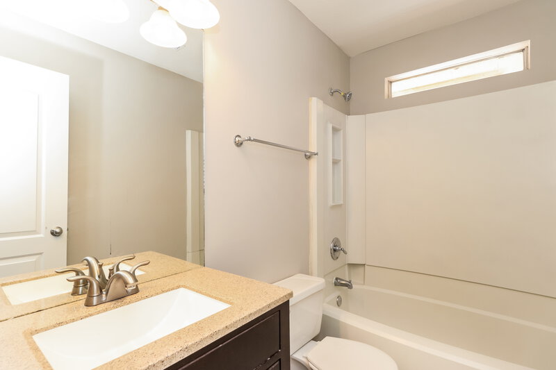 1,960/Mo, 6637 Queensclub Dr Houston, TX 77069 Bedroom View