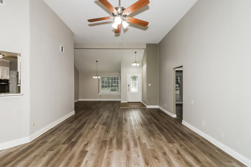 2,130/Mo, 8530 Sunny Ridge Dr Houston, TX 77095 Living Room View 2