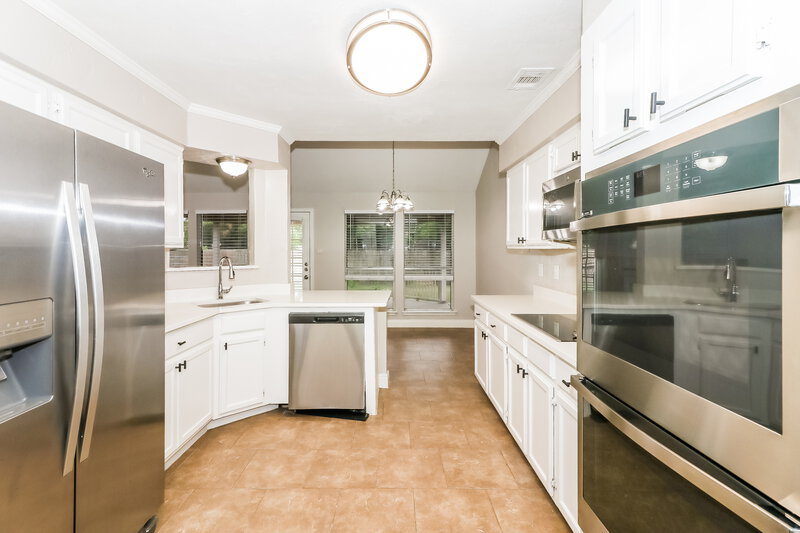 2,130/Mo, 8530 Sunny Ridge Dr Houston, TX 77095 Kitchen View 2