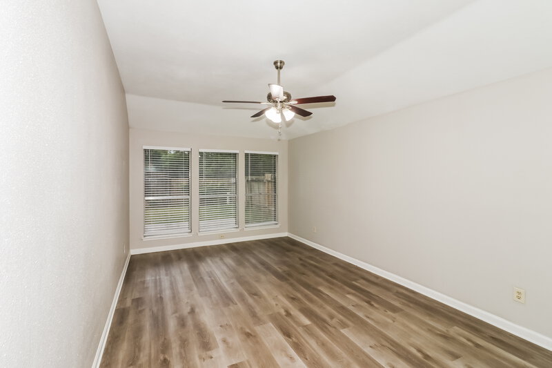 2,130/Mo, 8530 Sunny Ridge Dr Houston, TX 77095 Main Bedroom View