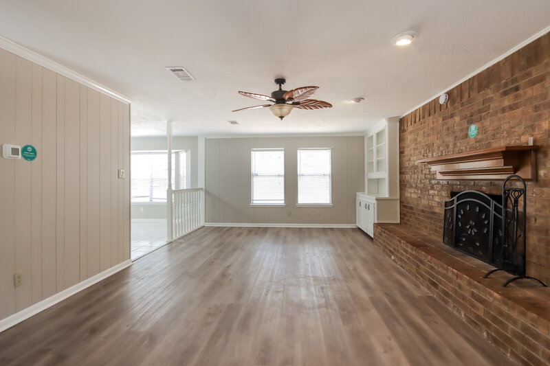 2,110/Mo, 15019 Forest Lodge Dr Houston, TX 77070 Living Room View