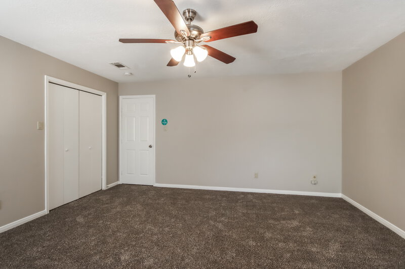 2,110/Mo, 15019 Forest Lodge Dr Houston, TX 77070 Main Bedroom View 2