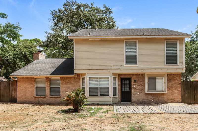 2,110/Mo, 15019 Forest Lodge Dr Houston, TX 77070 Rear View