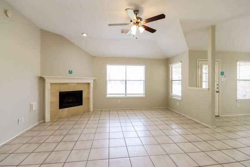 2,030/Mo, 19934 18th Fairway Dr Humble, TX 77346 Living Room View
