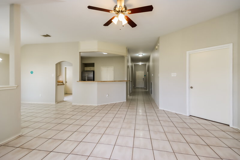 2,030/Mo, 19934 18th Fairway Dr Humble, TX 77346 Living Room View 2