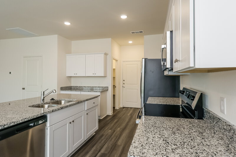 1,985/Mo, 3518 Penhurst Green Ln Porter, TX 77365 Kitchen View 2