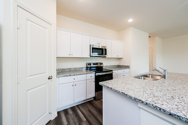 2,080/Mo, 3530 Penhurst Green Ln Porter, TX 77365 Kitchen View 2