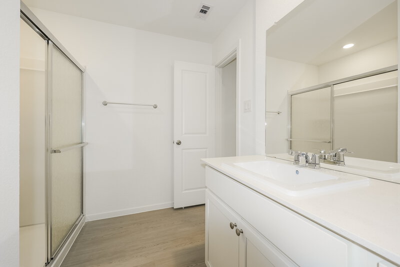 1,995/Mo, 13495 Bay Springs Dr Conroe, TX 77303 Main Bathroom View 2