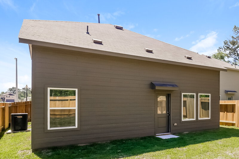 1,995/Mo, 13495 Bay Springs Dr Conroe, TX 77303 Rear View 2