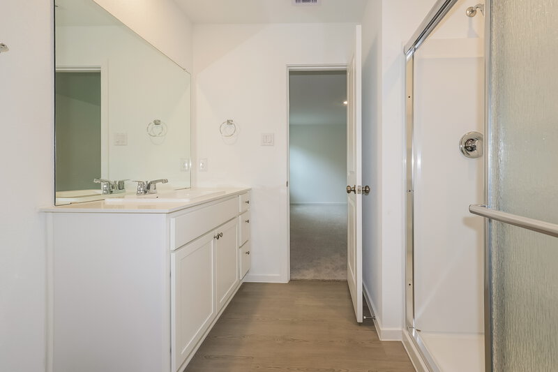 1,995/Mo, 13491 Bay Springs Dr Conroe, TX 77303 Main Bathroom View
