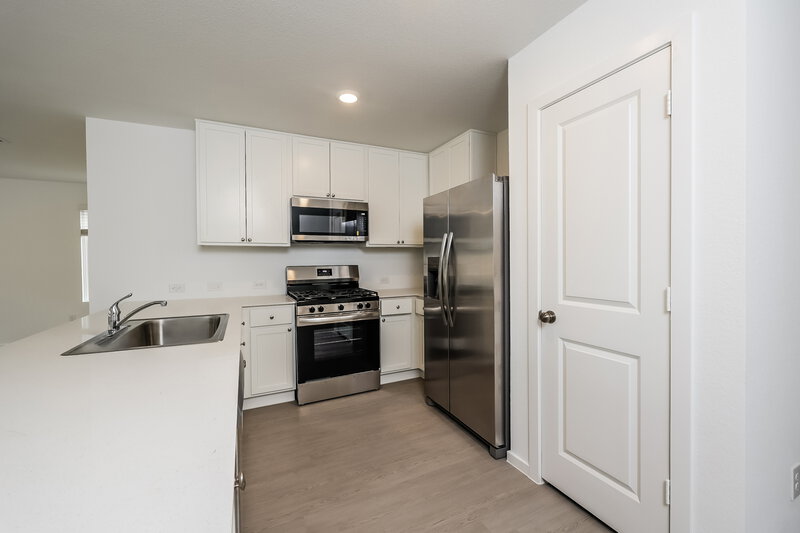 1,790/Mo, 13487 Bay Springs Dr Conroe, TX 77303 Kitchen View 2