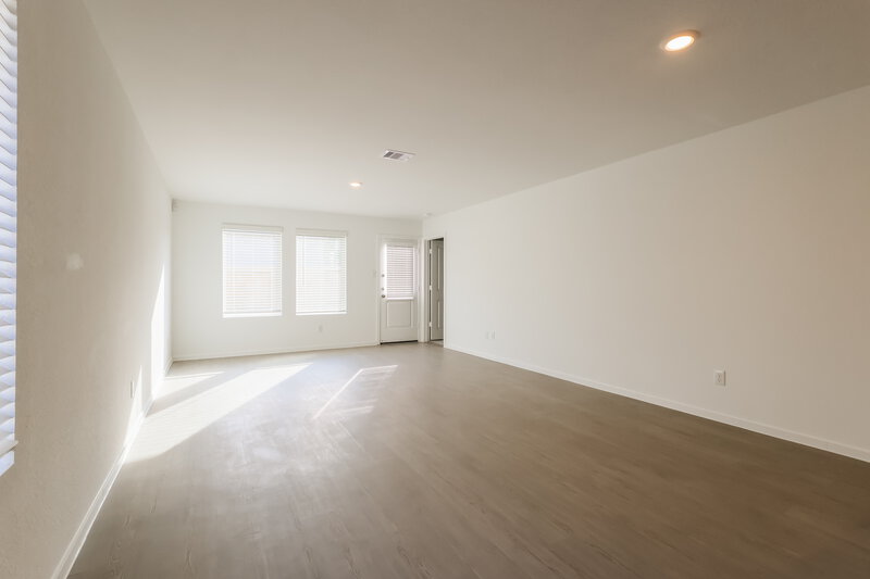 1,605/Mo, 609 Craven St Montgomery, TX 77316 Living Room View