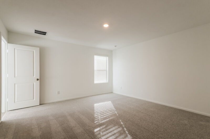 1,605/Mo, 609 Craven St Montgomery, TX 77316 Main Bedroom View