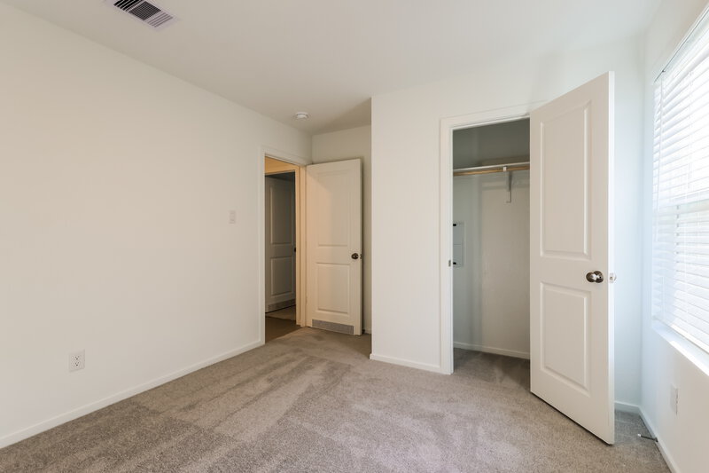 1,605/Mo, 609 Craven St Montgomery, TX 77316 Bedroom View