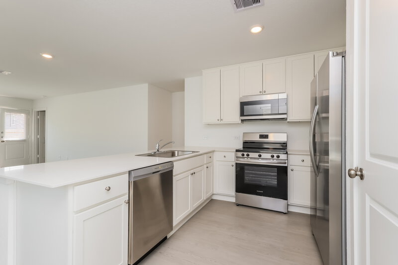 1,880/Mo, 613 Craven St Montgomery, TX 77316 Kitchen View