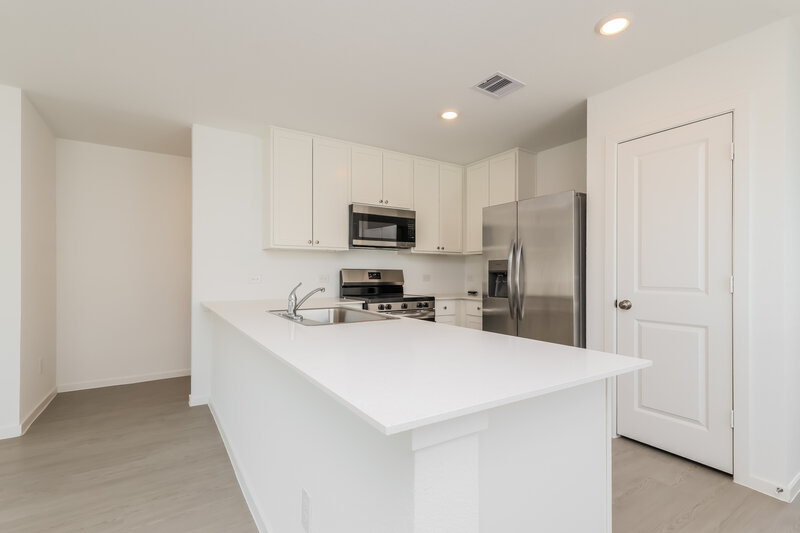 1,880/Mo, 613 Craven St Montgomery, TX 77316 Kitchen View 2