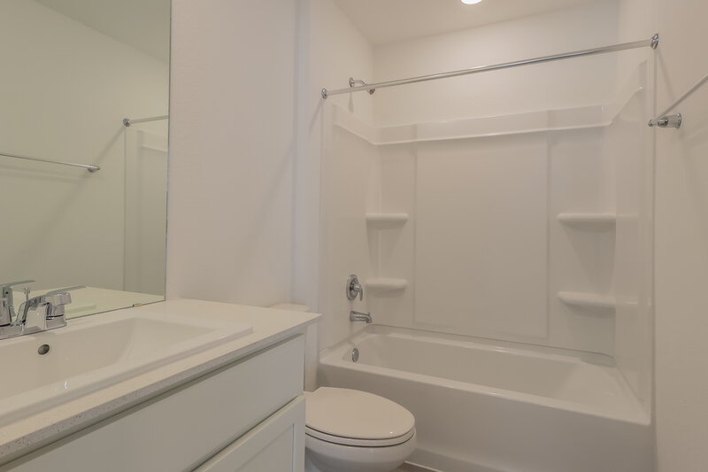 1,880/Mo, 613 Craven St Montgomery, TX 77316 Bathroom View