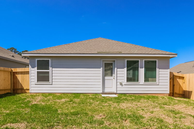 1,880/Mo, 613 Craven St Montgomery, TX 77316 Rear View