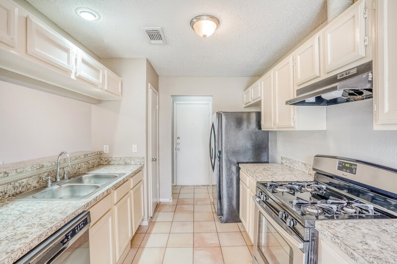 1,775/Mo, 12214 Flaxen Dr Houston, TX 77065 Kitchen View