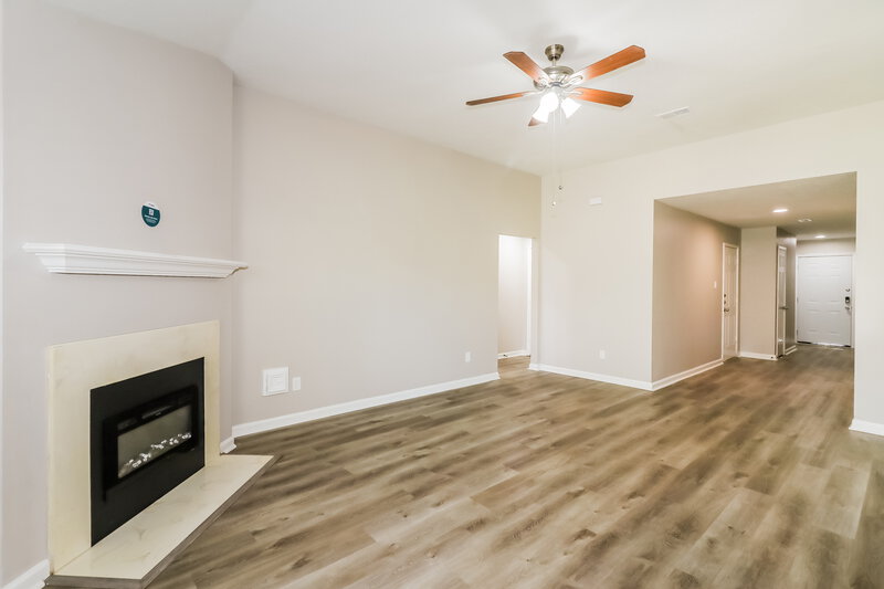2,140/Mo, 4509 Fox Run St Pearland, TX 77584 Living Room View 2