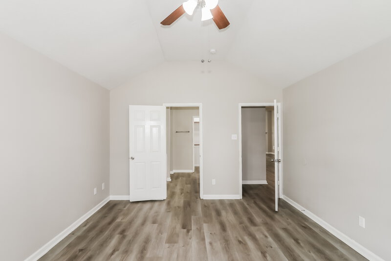 2,140/Mo, 4509 Fox Run St Pearland, TX 77584 Main Bedroom View 2