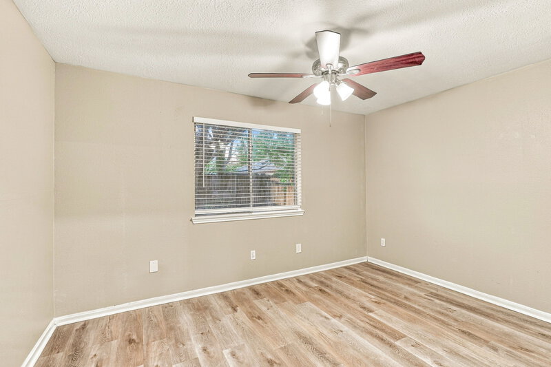 2,125/Mo, 4509 Fox Run St Pearland, TX 77584 Bedroom View 3