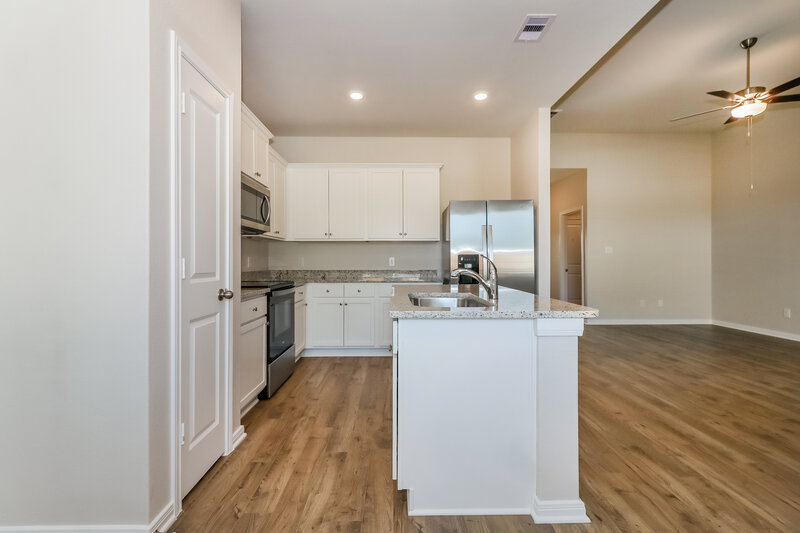 1,895/Mo, 149 Dogwood Point Dr Katy, TX 77493 Kitchen View