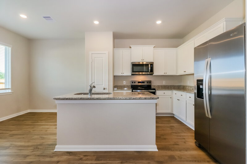 1,895/Mo, 149 Dogwood Point Dr Katy, TX 77493 Kitchen View 2