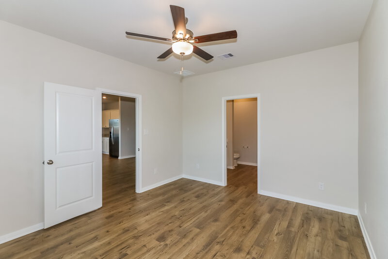 1,895/Mo, 149 Dogwood Point Dr Katy, TX 77493 Main Bedroom View 2