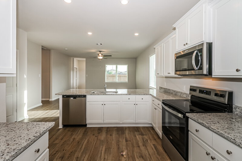 1,995/Mo, 194 Emma Rose Dr Katy, TX 77493 Kitchen View
