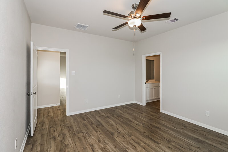 1,995/Mo, 194 Emma Rose Dr Katy, TX 77493 Main Bedroom View