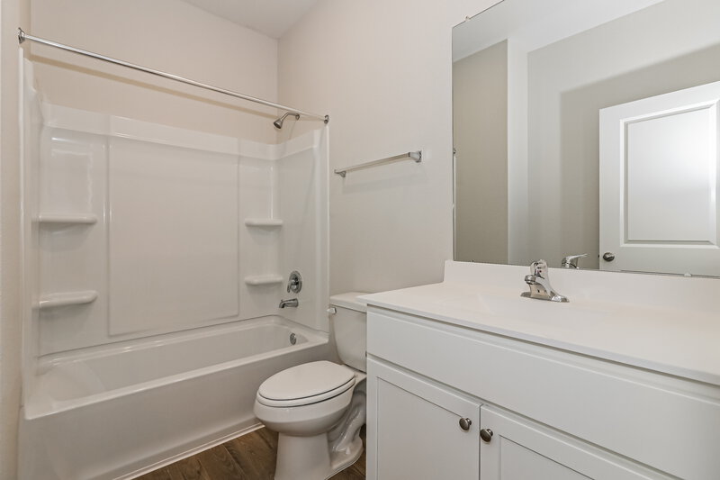 1,995/Mo, 194 Emma Rose Dr Katy, TX 77493 Bathroom View