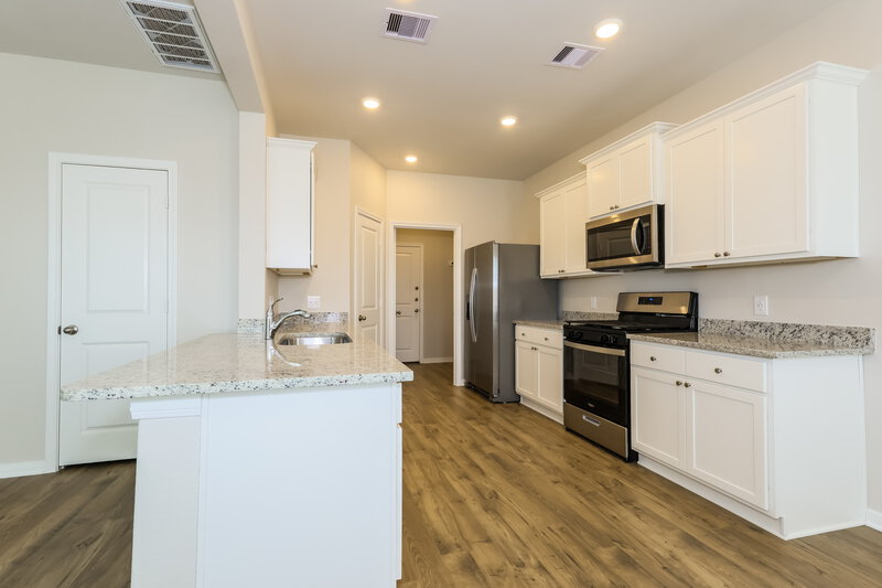 2,250/Mo, 468 Beechwood Hacienda Dr Katy, TX 77493 Kitchen View