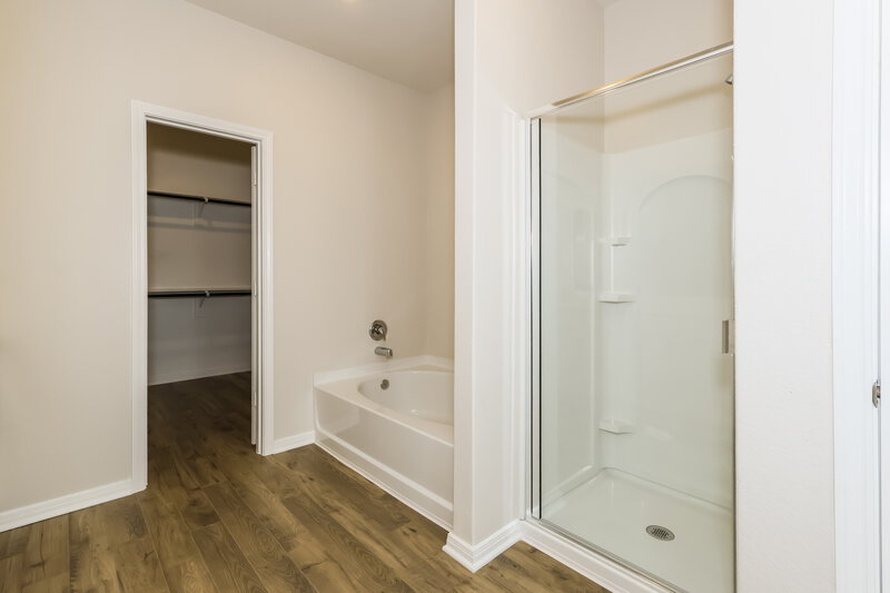 2,250/Mo, 468 Beechwood Hacienda Dr Katy, TX 77493 Main Bathroom View 2
