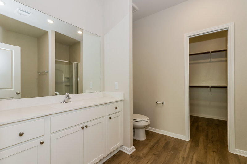 1,815/Mo, 7638 Tipton Meadow Way Richmond, TX 77469 Main Bathroom View 2