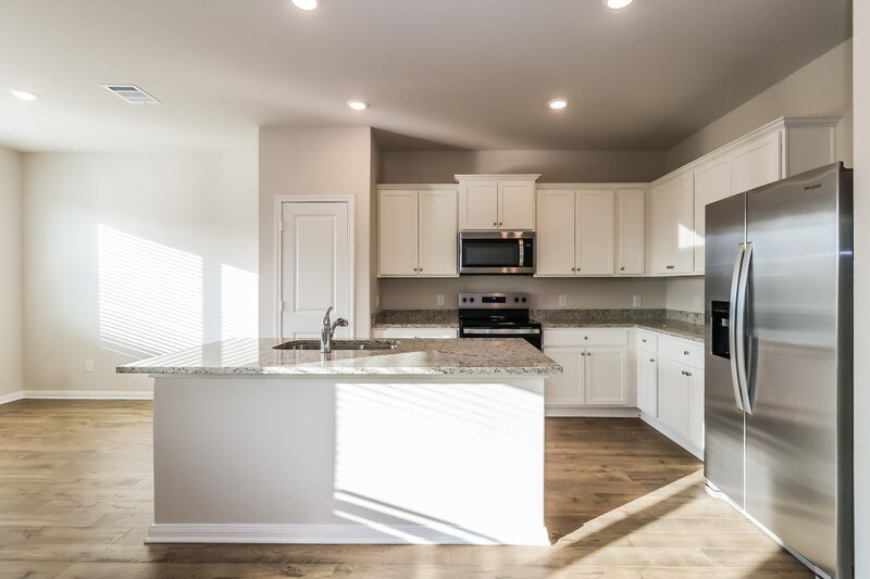 1,895/Mo, 7606 Tipton Meadow Way Richmond, TX 77469 Kitchen View 2