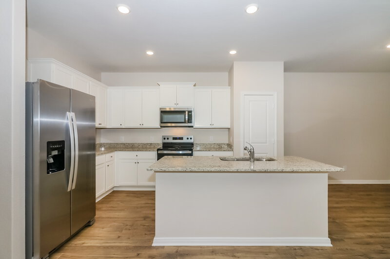 1,815/Mo, 7619 Tipton Meadow Way Richmond, TX 77469 Kitchen View